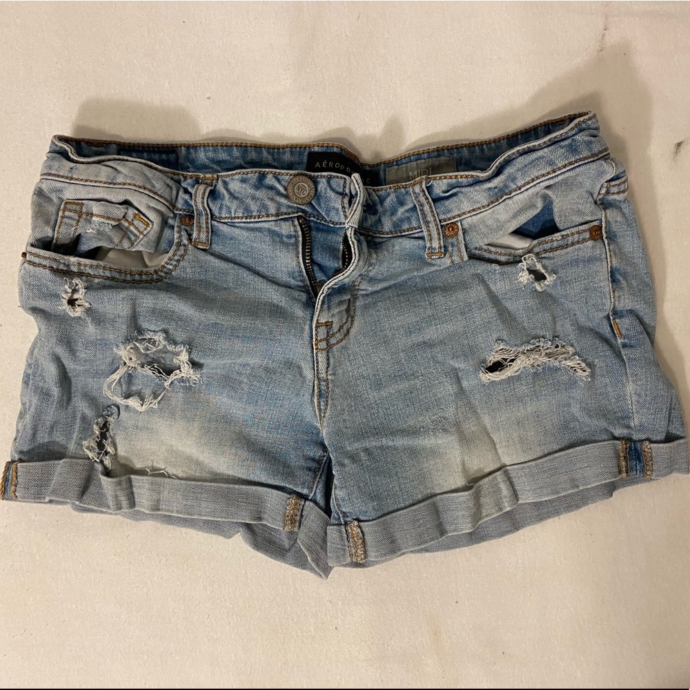 Jean shorts distressed